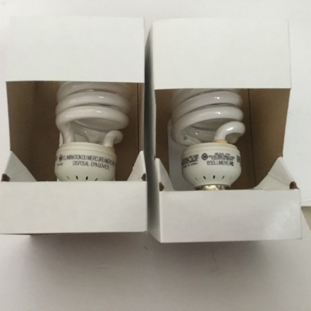 Spiral lightbulbs. National Mercure. Lot of 2. New